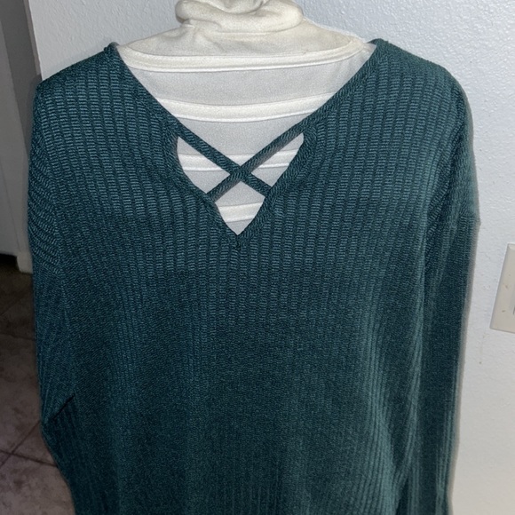Rue 21 Green Criss Cross Pattern Sweater - large size - Picture 2 of 6